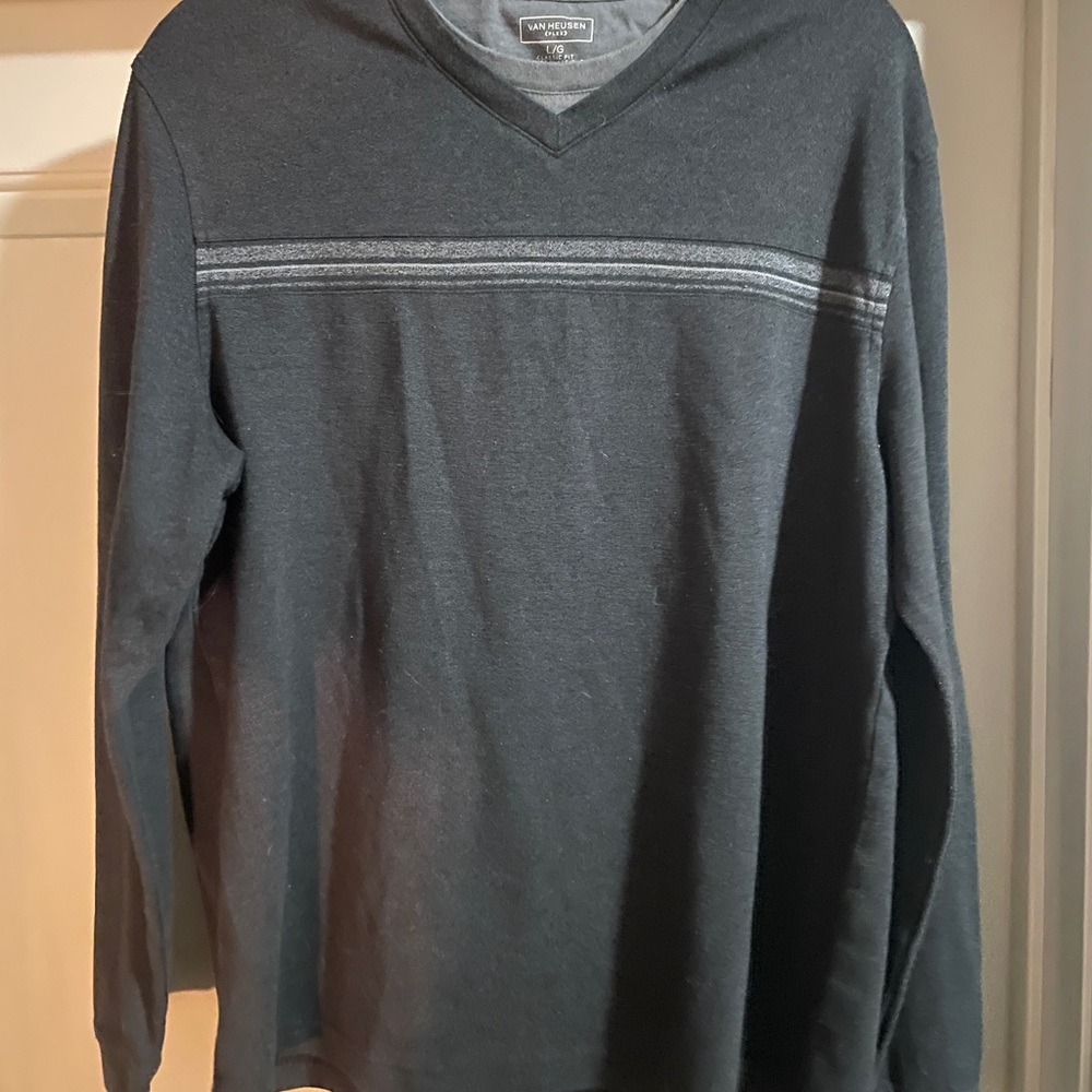 Van Heusen Men's Dark Gray Sweater EUC